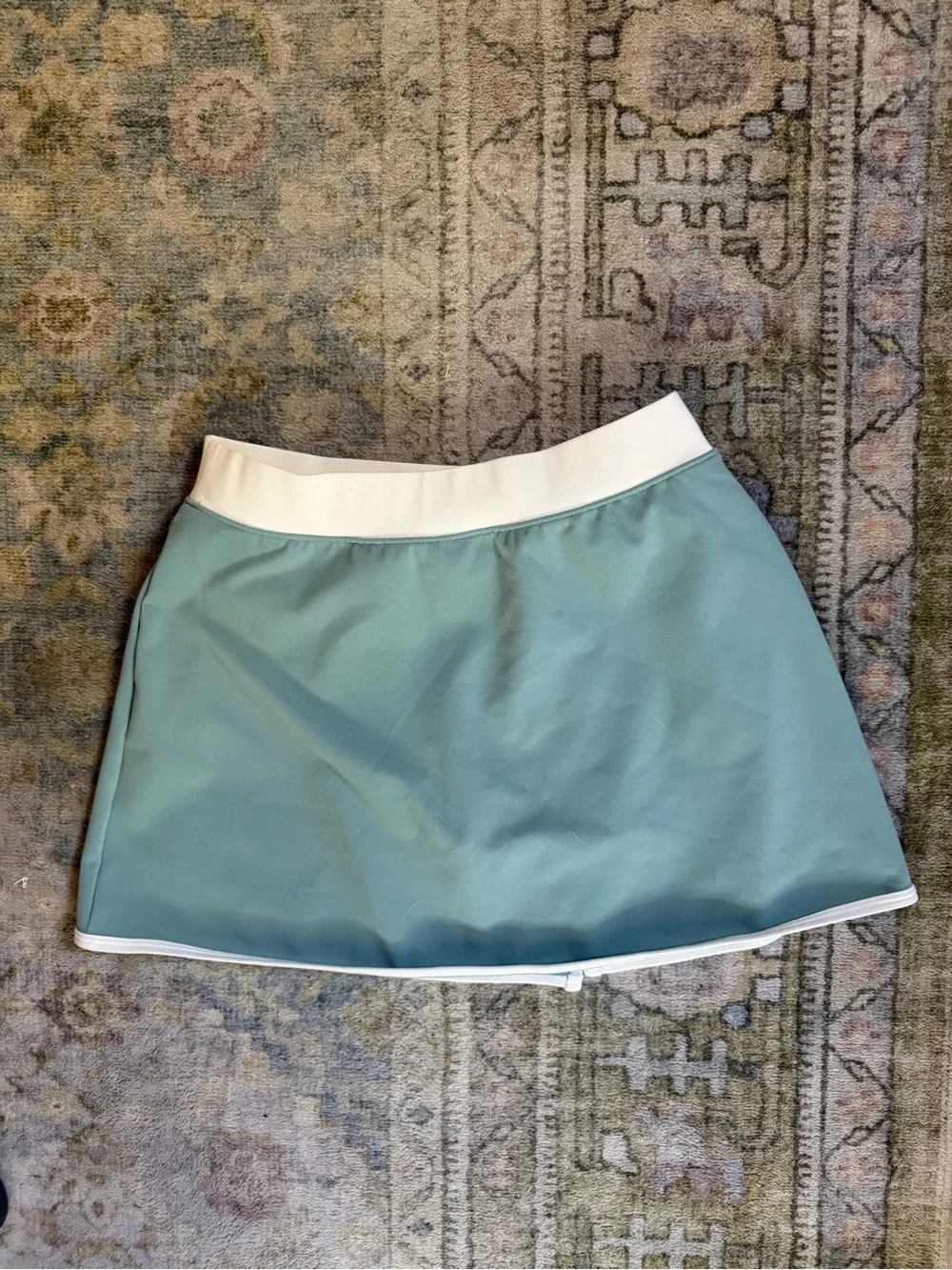 Alo Yoga Airbrush Streamlined Skirt - Botanical Green/Ivory